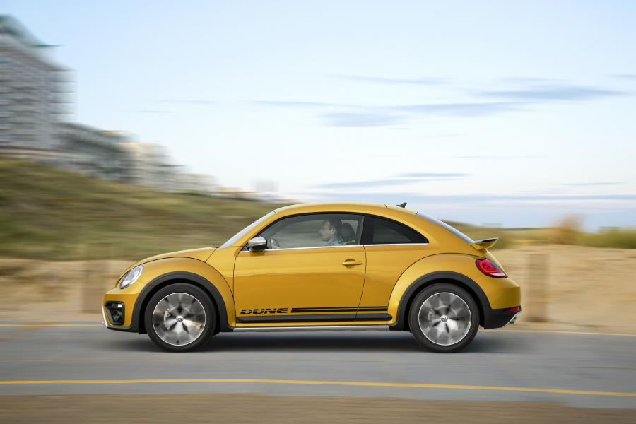  Volkswagen Beetle Dune 2016 года  (фото 10 из 18)